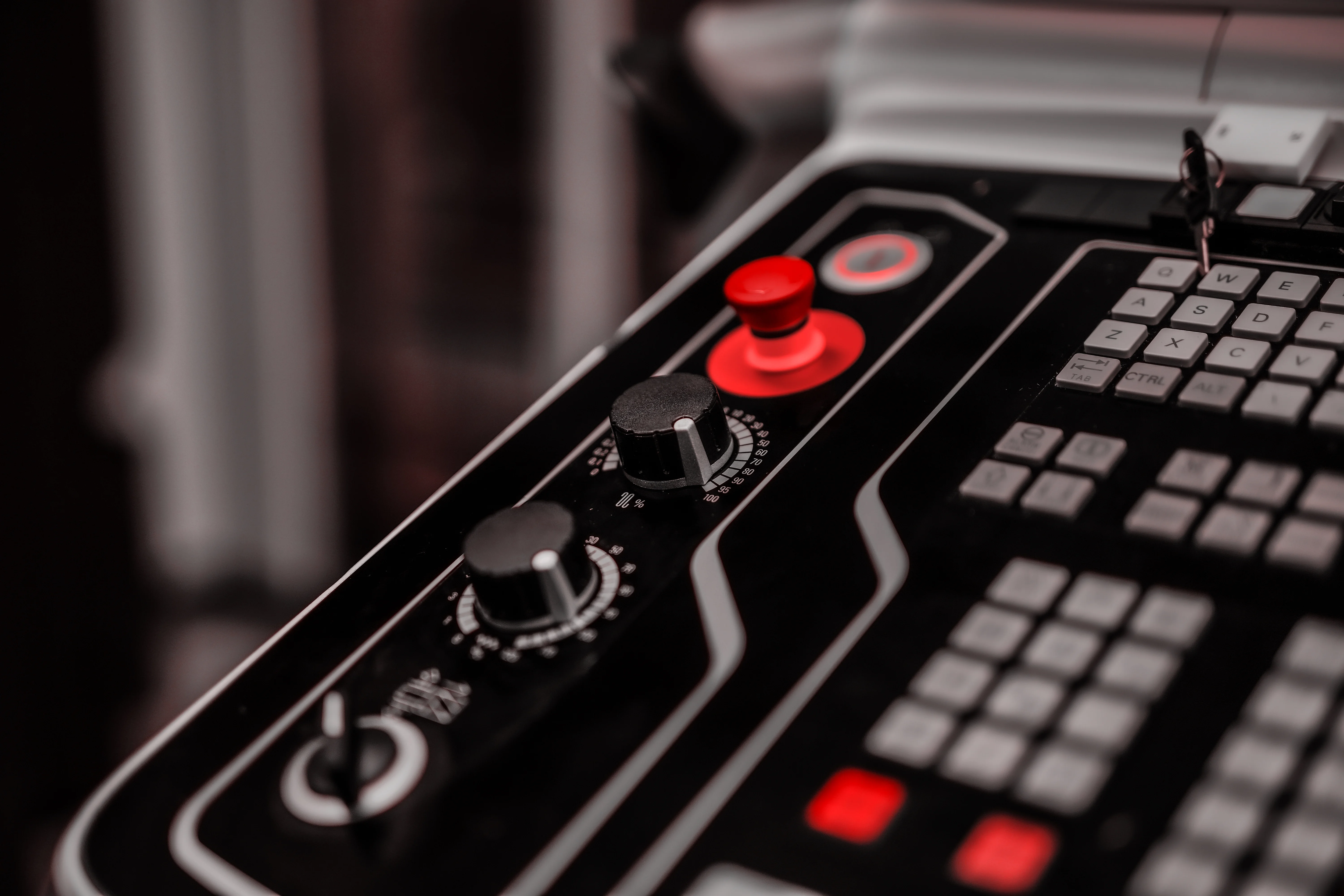 Industrielles Bedienelement einer Maschine