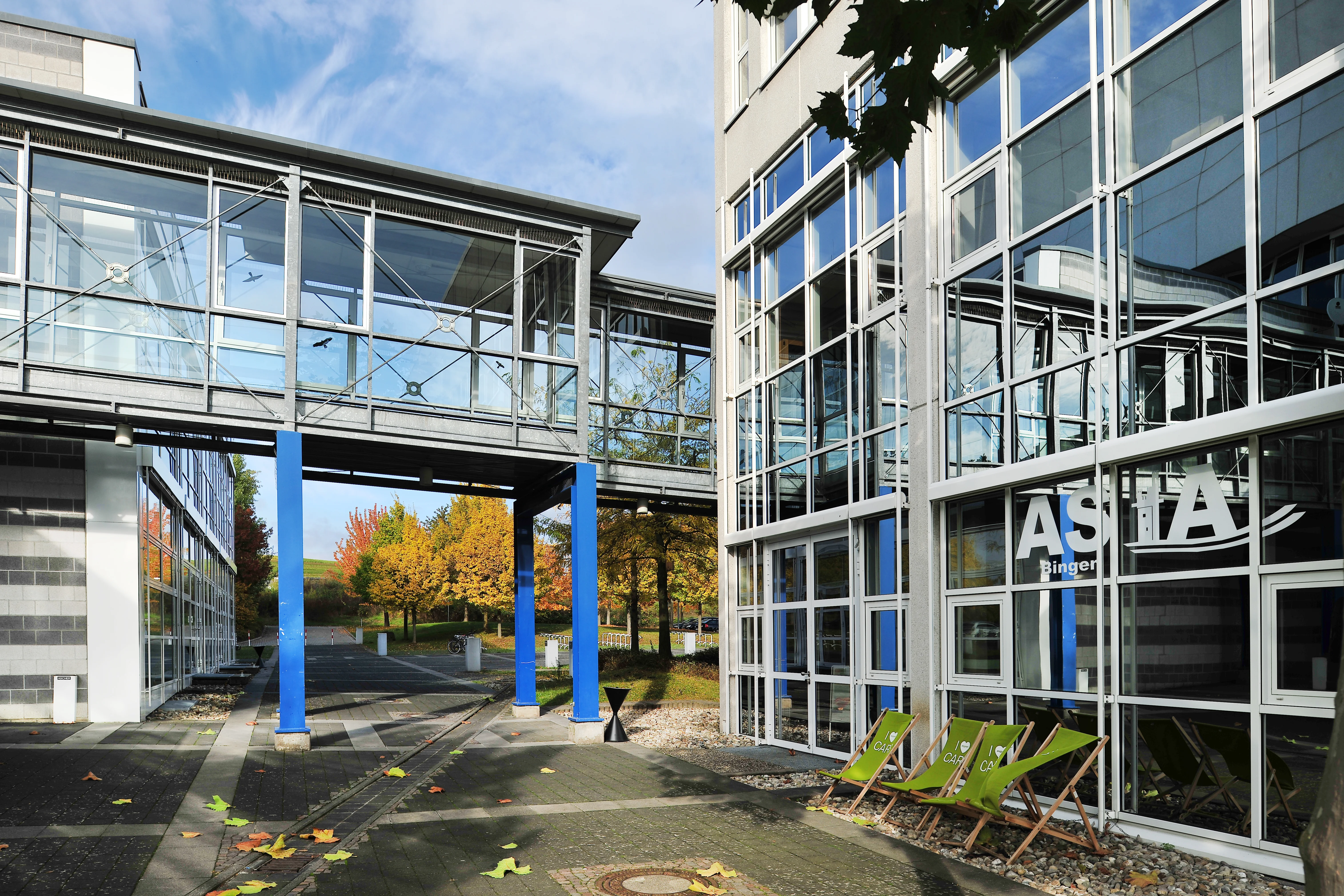 Aufnahme Campus mit AstA Büro