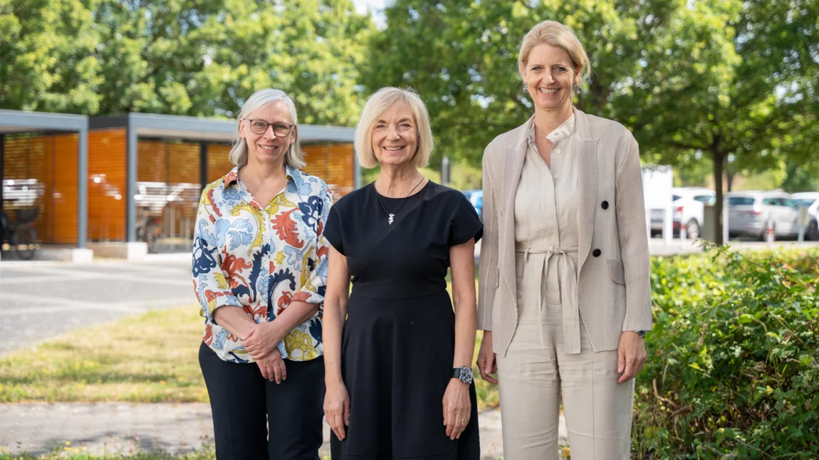 Die Vorsitzende der LHPK mit ihrer gewählten Nachfolgerin und der künftigen Stellvertreterin